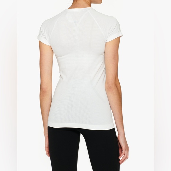 Lululemon Swiftly Tech Short Sleeve 2.0 size 6 - Picture 4 of 9